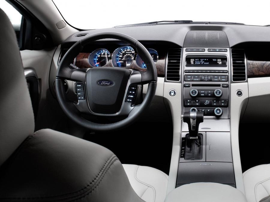  Ford Taurus Limited 2010 года  (фото 18 из 43)